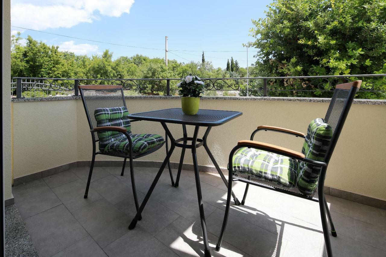 Apartmani Judita Pinezići Buitenkant foto