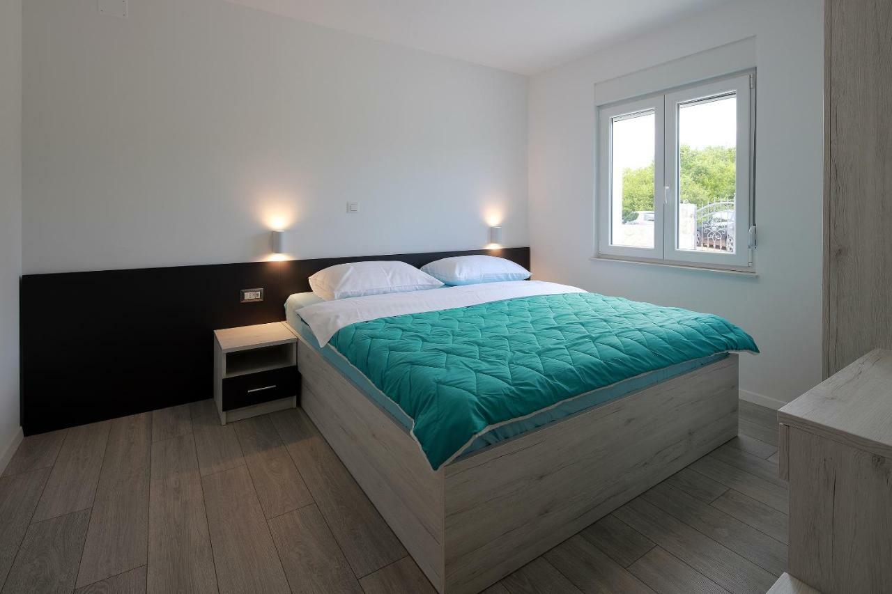 Apartmani Judita Pinezići Buitenkant foto