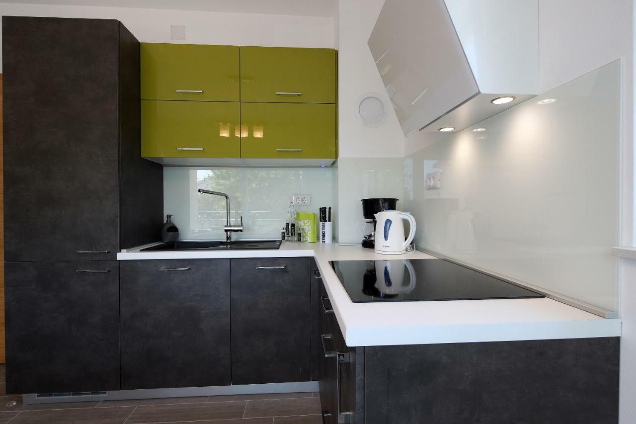 Apartmani Judita Pinezići Buitenkant foto