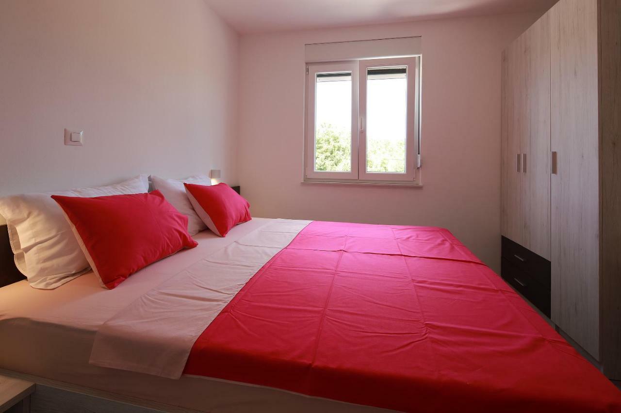 Apartmani Judita Pinezići Buitenkant foto