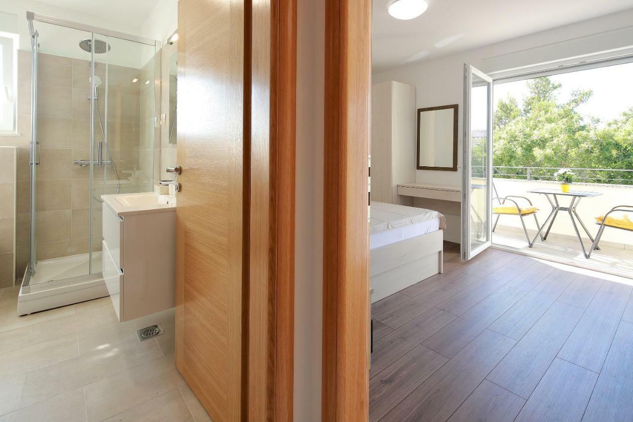 Apartmani Judita Pinezići Buitenkant foto