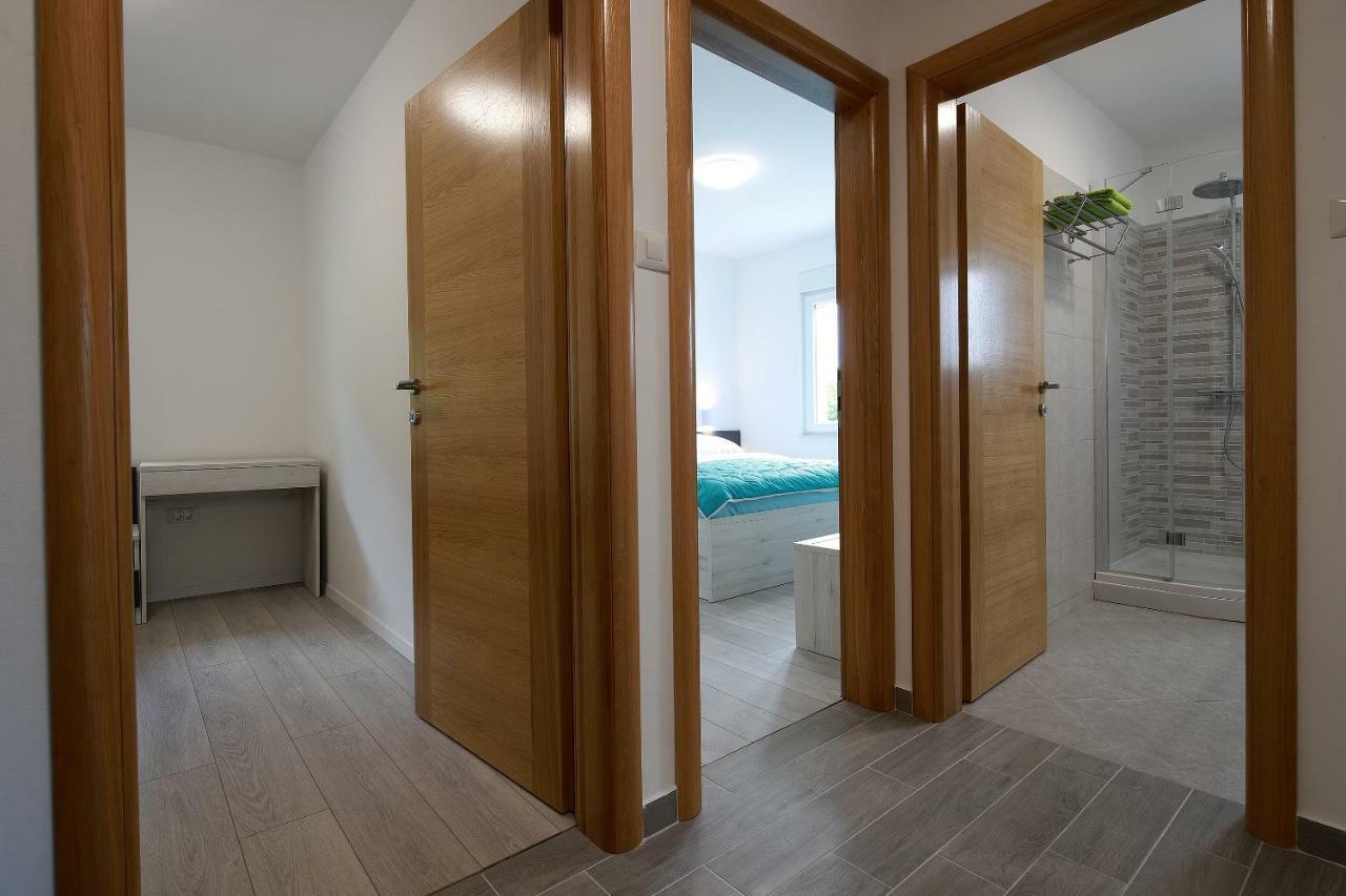 Apartmani Judita Pinezići Buitenkant foto