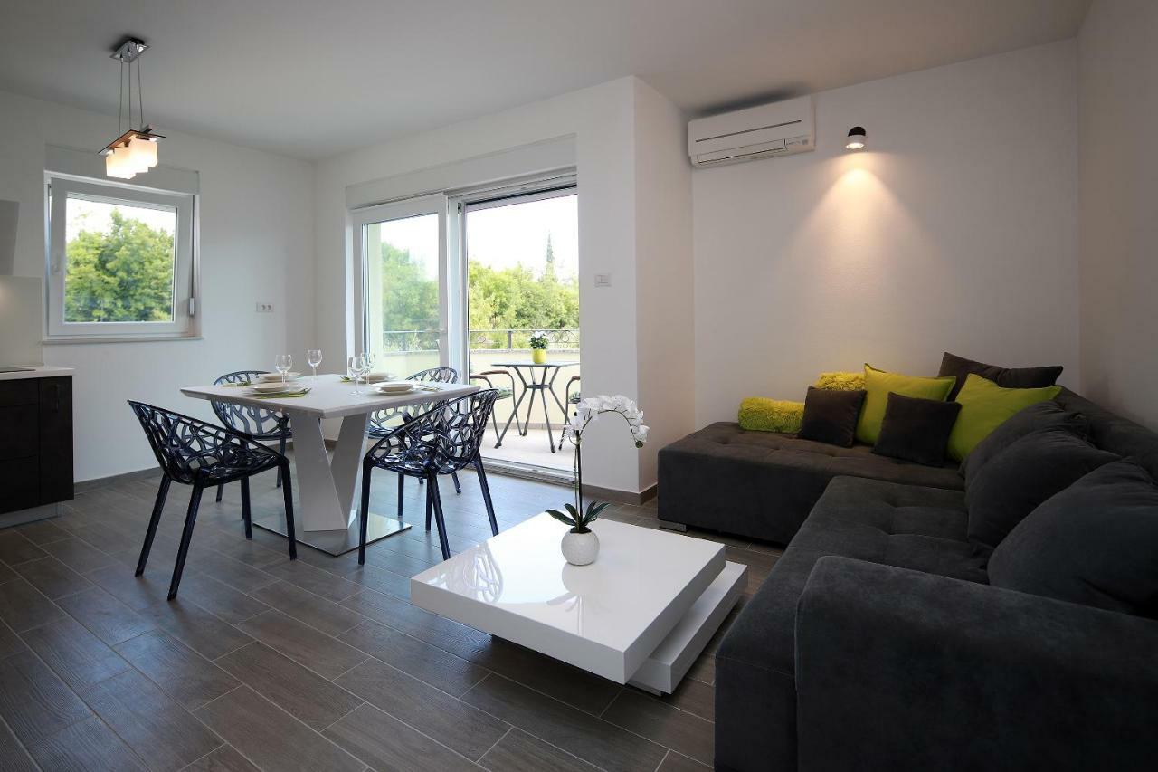 Apartmani Judita Pinezići Buitenkant foto