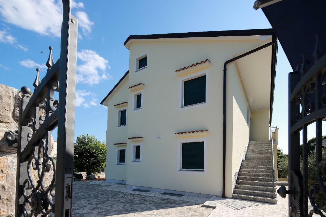 Apartmani Judita Pinezići Buitenkant foto