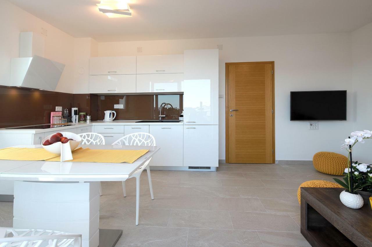 Apartmani Judita Pinezići Buitenkant foto