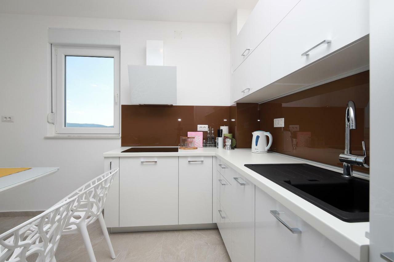Apartmani Judita Pinezići Buitenkant foto